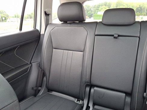 Used 2022 Volkswagen Tiguan SE image 18