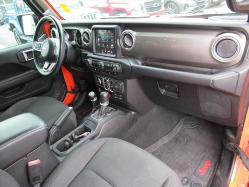 Used 2019 Jeep Wrangler Unlimited Sahara image 11