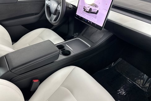 Used 2023 Tesla Model Y AWD image 15