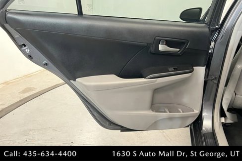 Used 2014 Toyota Camry LE image 18