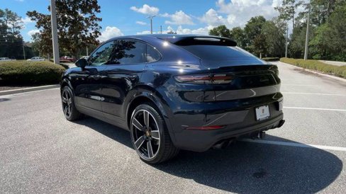 Certified 2023 Porsche Cayenne Platinum Edition image 6