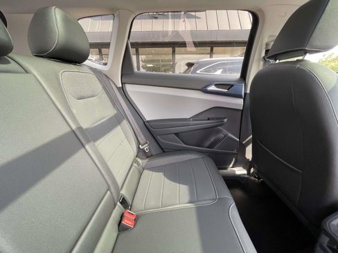 Used 2024 Volkswagen Taos SE image 20