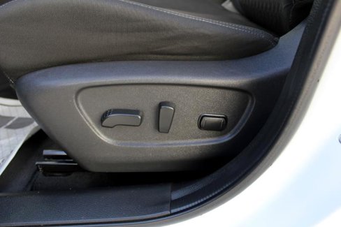 Used 2020 Nissan Rogue SV image 32