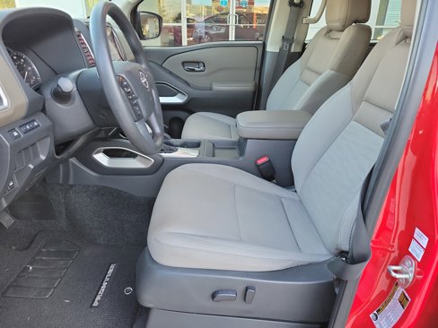 Used 2022 Nissan Frontier SV w/ Technology Package image 12