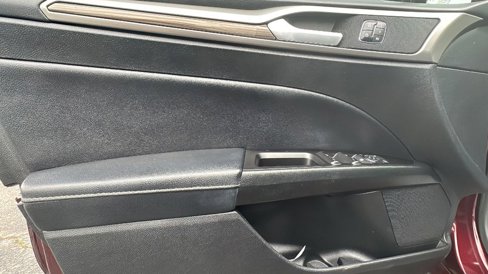 Used 2018 Ford Fusion SE w/ Fusion SE Technology Package image 15