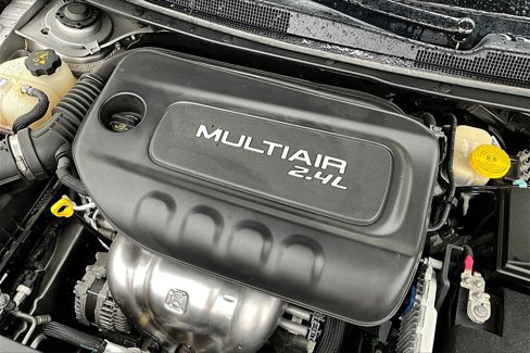 Used 2015 Chrysler 200 Limited image 32