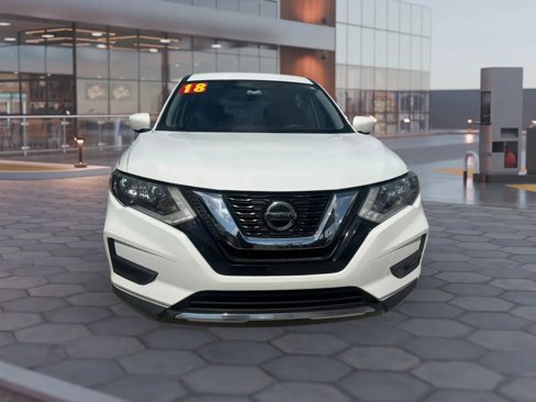 Used 2018 Nissan Rogue S image 32