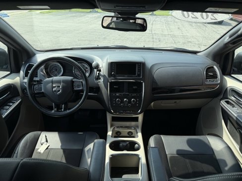 Used 2020 Dodge Grand Caravan SXT image 19