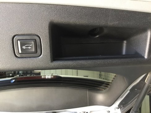 Used 2020 Chevrolet Equinox Premier image 48