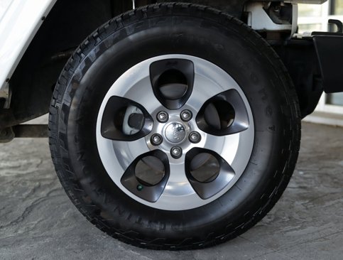 Used 2012 Jeep Wrangler Sahara w/ Dual Top Group image 27