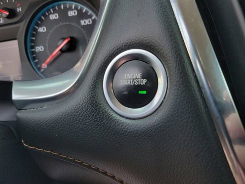 Used 2021 Chevrolet Traverse LS image 16