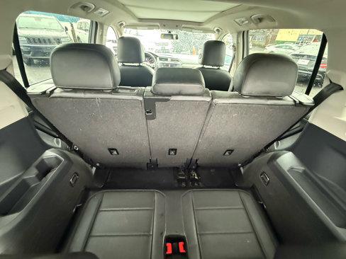 Used 2019 Volkswagen Tiguan SE w/ Panoramic Sunroof Package image 10