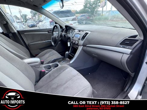 Used 2009 Hyundai Sonata GLS image 16