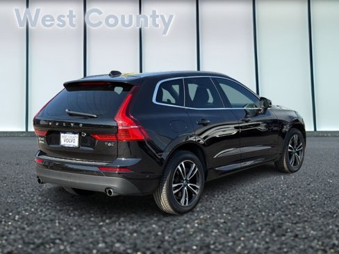 Used 2018 Volvo XC60 T6 Momentum w/ Advanced Package image 4