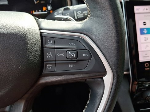 Used 2022 Jeep Grand Cherokee Limited image 22