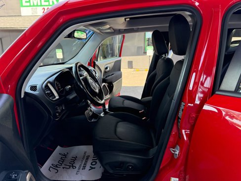 Used 2016 Jeep Renegade Latitude w/ Popular Equipment Group image 10