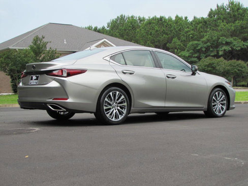 Used 2019 Lexus ES 350 w/ Premium Package image 7