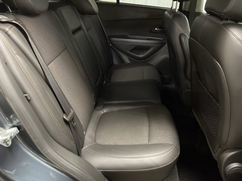 Used 2021 Chevrolet Trax LT w/ LT Convenience Package image 21