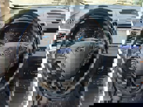 Used 2020 Ford Edge SE image 29