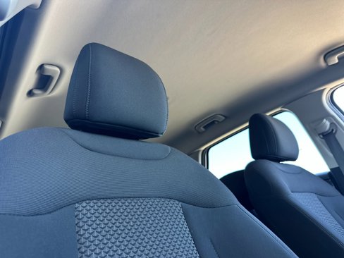 Used 2023 Kia Sportage LX image 16