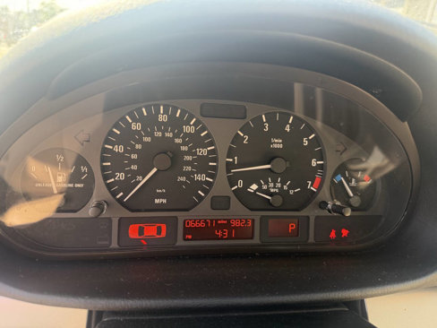 Used 2004 BMW 325xi Sedan image 25