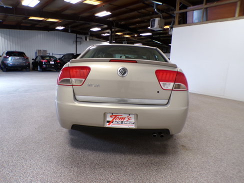 Used 2010 Mercury Milan image 4