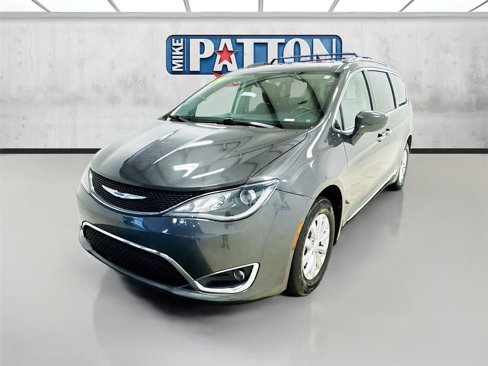 Used 2019 Chrysler Pacifica Touring-L image 3