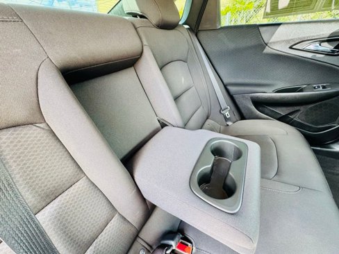 Used 2018 Chevrolet Malibu LT image 16
