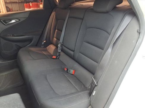 Used 2018 Chevrolet Malibu LT image 16