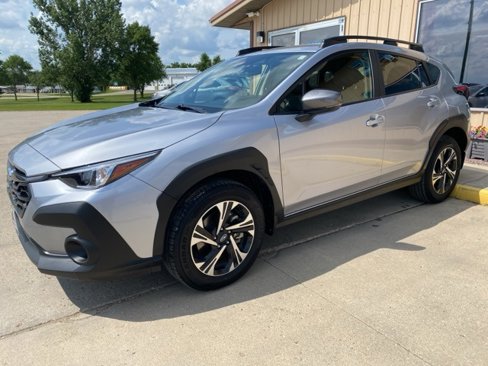 Used 2024 Subaru Crosstrek 2.0i Premium image 3