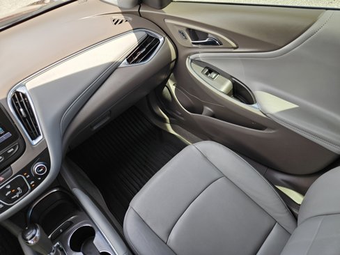 Certified 2017 Chevrolet Malibu LT w/ Leather Package image 16