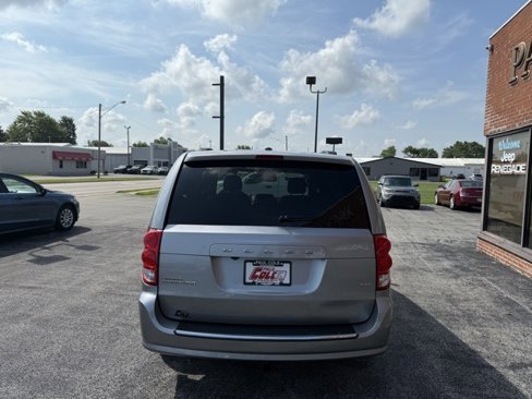 Used 2020 Dodge Grand Caravan SXT image 6