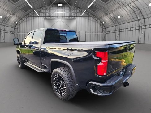 Used 2024 Chevrolet Silverado 2500 LTZ w/ LTZ Plus Package image 4