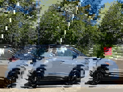 Used 2023 Nissan Kicks SR w/ SR Premium Package image 3