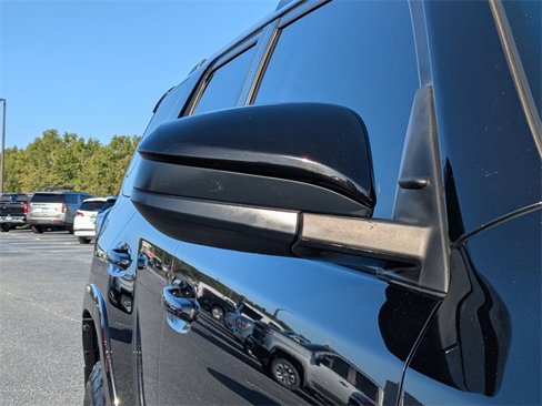 Used 2022 Toyota 4Runner SR5 image 12