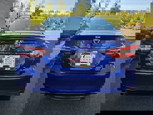 Used 2018 Toyota Camry XLE image 6