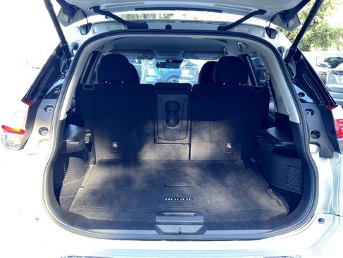 Used 2019 Nissan Rogue SV w/ Premium Package image 31