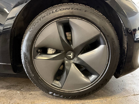 Used 2018 Tesla Model 3 Long Range image 26