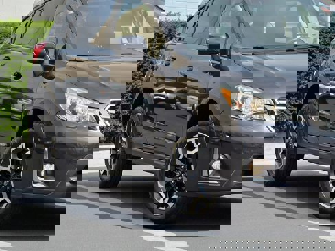 Used 2017 Subaru Crosstrek 2.0i Limited image 3