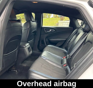 Used 2015 Chrysler 200 S image 19