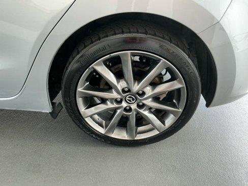Used 2018 MAZDA MAZDA3 Touring image 17
