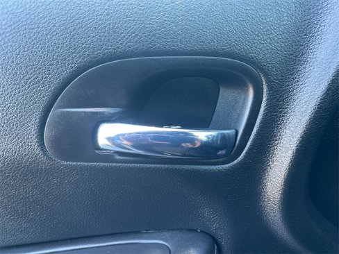 Used 2013 Chrysler 200 Touring image 28