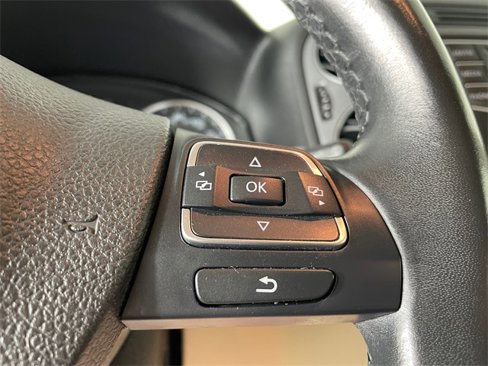 Used 2016 Volkswagen Tiguan S image 11