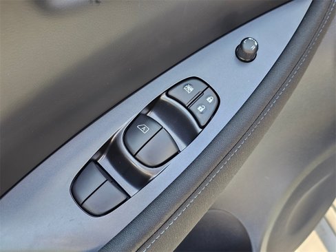 New 2025 Nissan Leaf S image 30