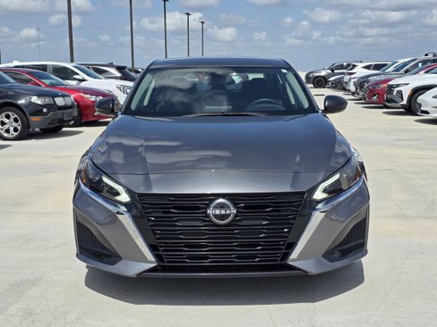 Used 2024 Nissan Altima 2.5 SV image 4