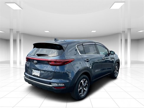 Used 2022 Kia Sportage LX image 3