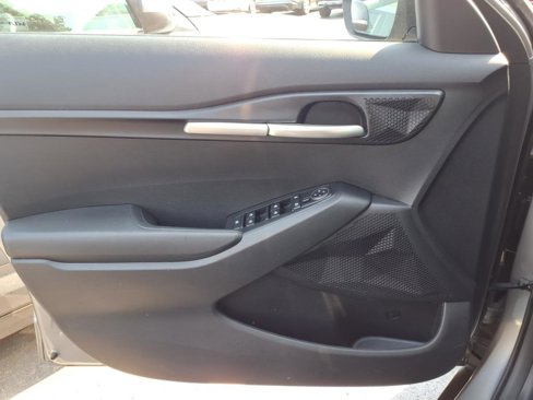 Used 2023 Kia Seltos LX image 19