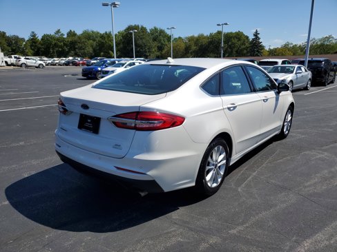 Used 2020 Ford Fusion SE image 3