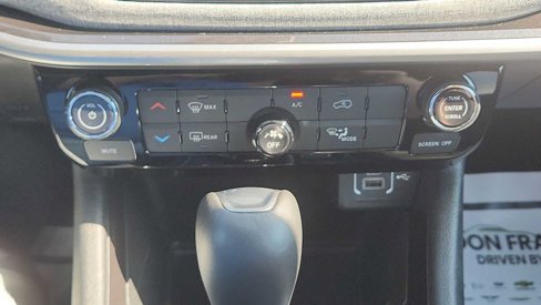 Used 2024 Jeep Compass Latitude image 18