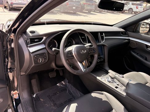 Used 2021 INFINITI QX50 Luxe w/ Appearance Package image 4